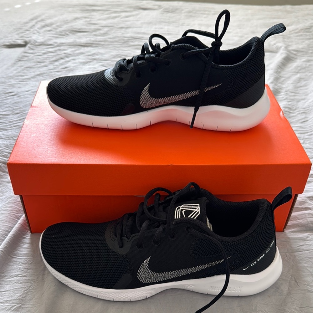 NWT Nike flex RN10